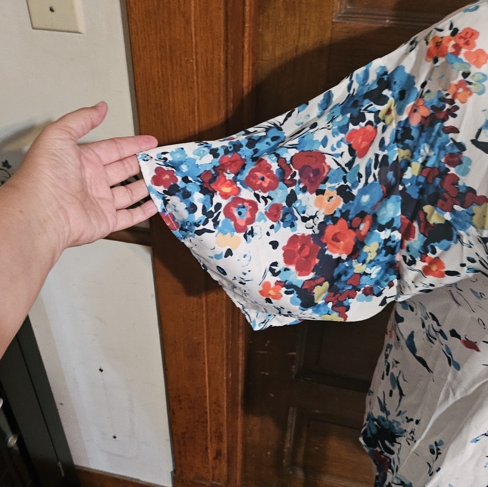 Bluetime Boho V-neck Tie Front Floral Blouse White Size M - Picture 8 of 9